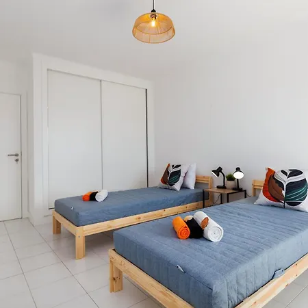 Solarys - Moradia Moderna Com Piscina Aquecivel Em Villa *
