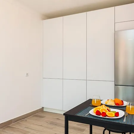 Solarys - Moradia Moderna Com Piscina Aquecivel Em *