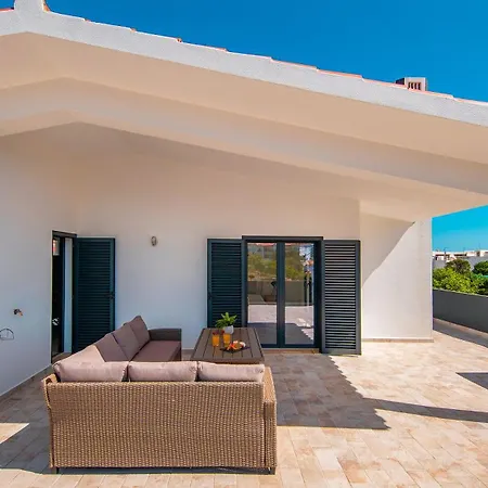 Solarys - Moradia Moderna Com Piscina Aquecivel Em فيلة البوفيرا