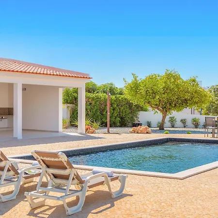 Solarys - Moradia Moderna Com Piscina Aquecivel Em فيلة البوفيرا