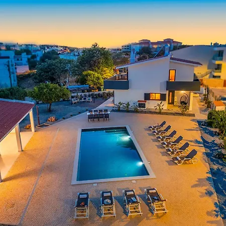 فيلة Solarys - Moradia Moderna Com Piscina Aquecivel Em *