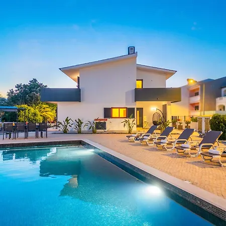 Solarys - Moradia Moderna Com Piscina Aquecivel Em البوفيرا