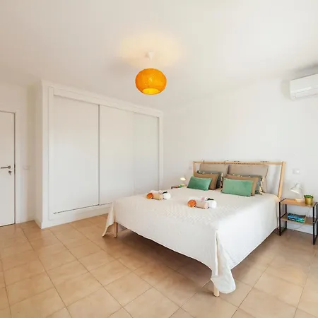 Solarys - Moradia Moderna Com Piscina Aquecivel Em